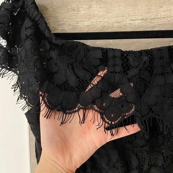 WAYF Off The Shoulder Black Lace Crop Top - Picture 5 of 5